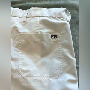 J. Lindeberg Regular Fit Men’s flat front Shorts White Size 33